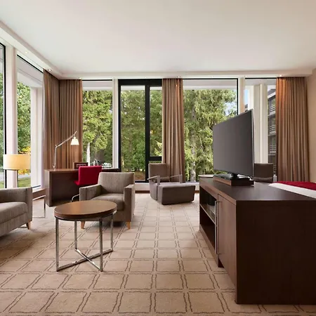 Dolce Brussels 4*
