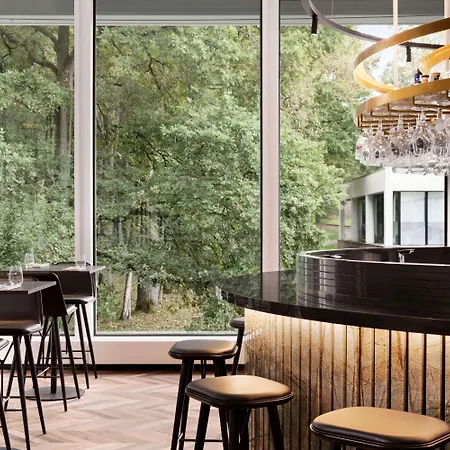Dolce Brussels 4*